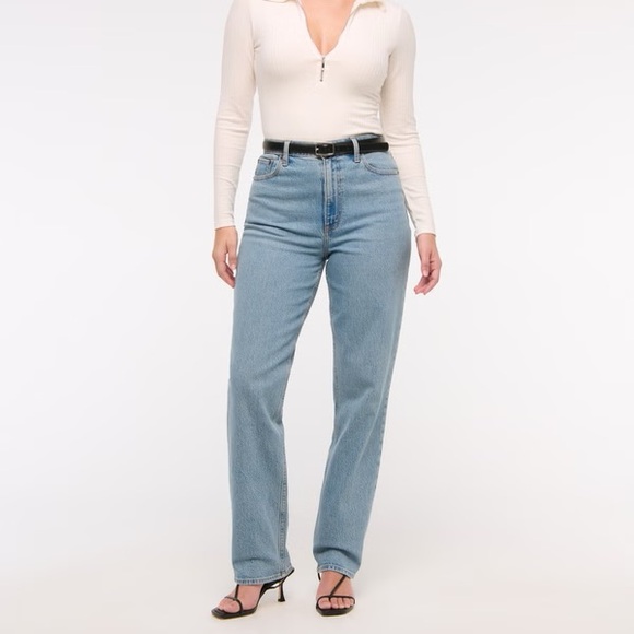 Abercrombie & Fitch Denim - Abercrombie & Fitch Curve Love Ultra High Rise 90s Straight Jean Medium Wash
